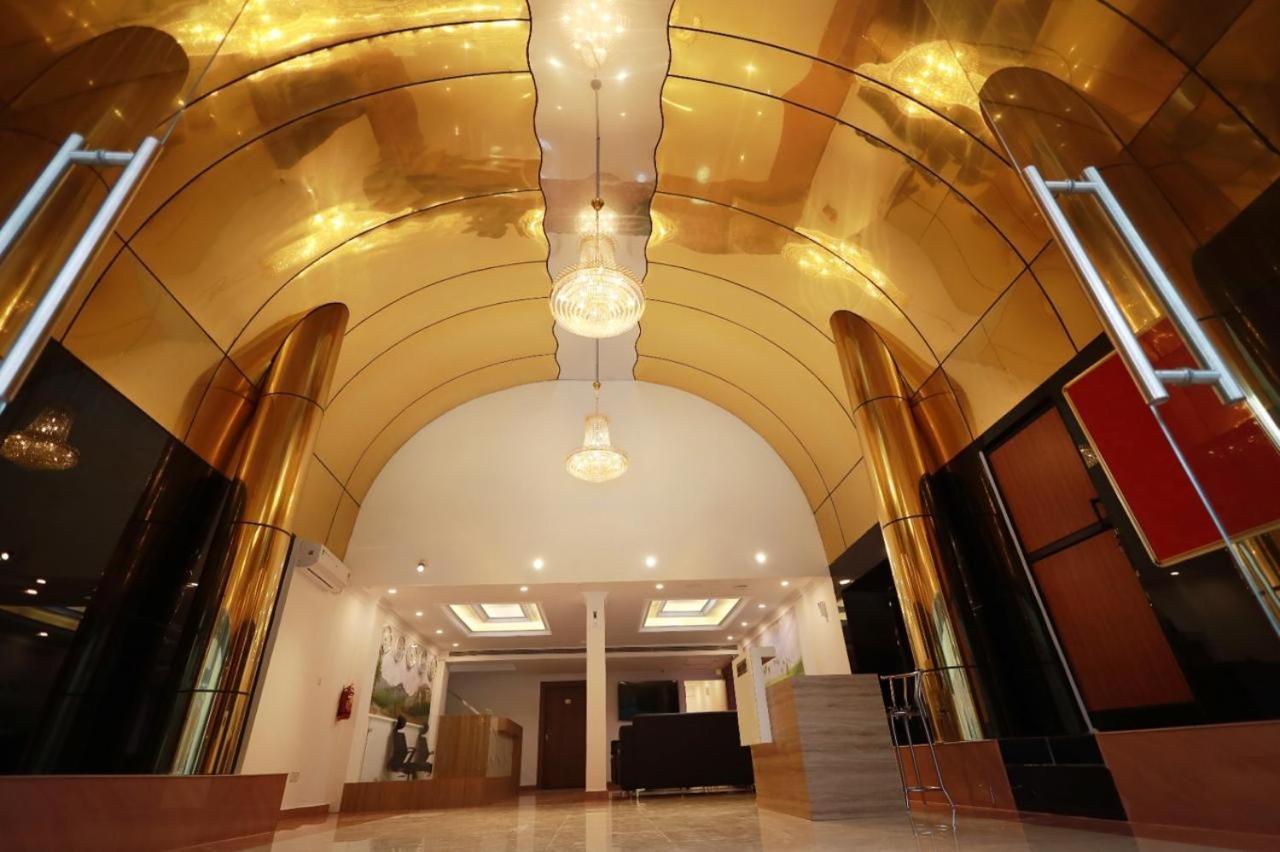 Pearl Residency Hotel Ayoor Exterior photo