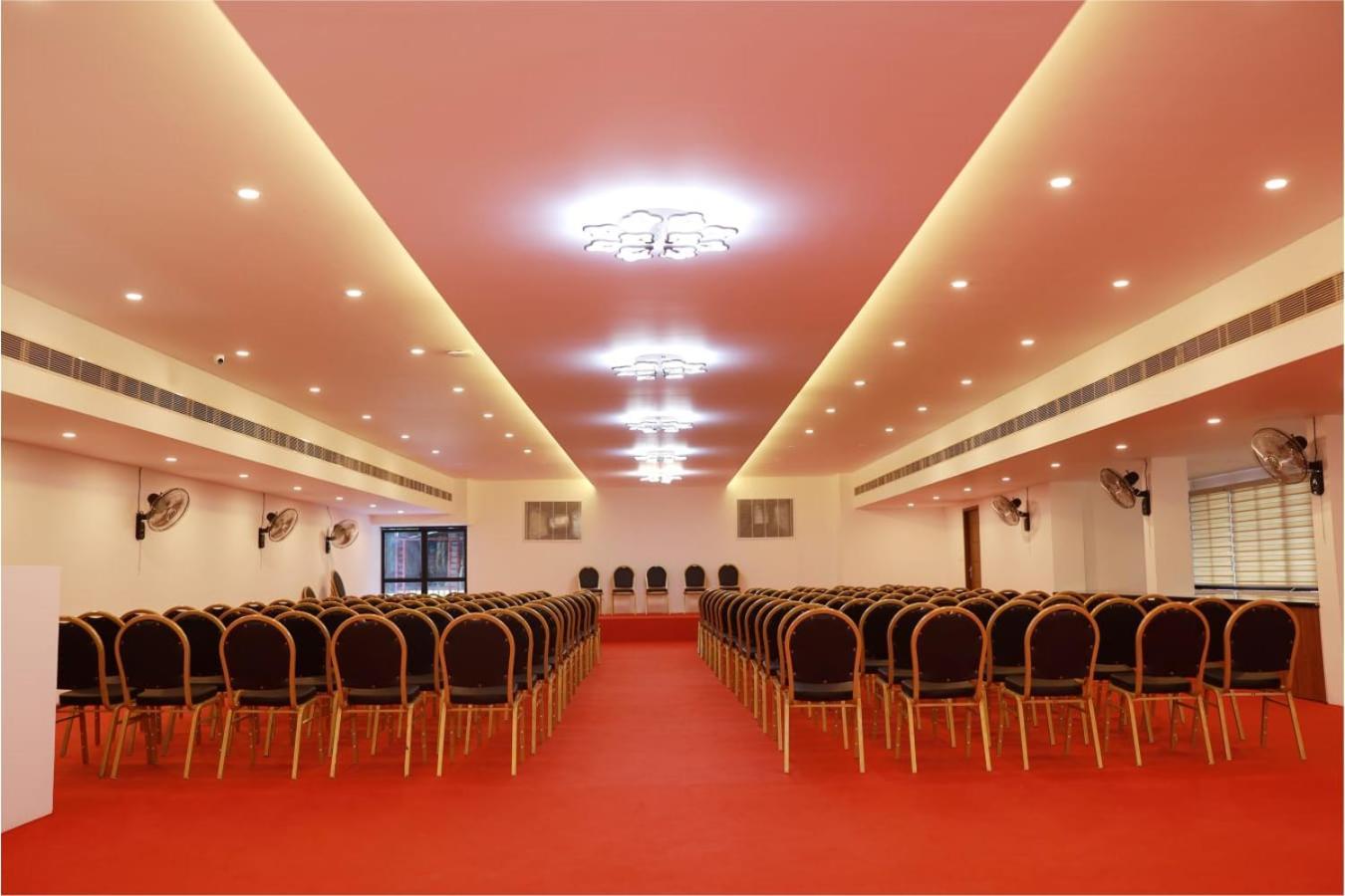 Pearl Residency Hotel Ayoor Exterior photo