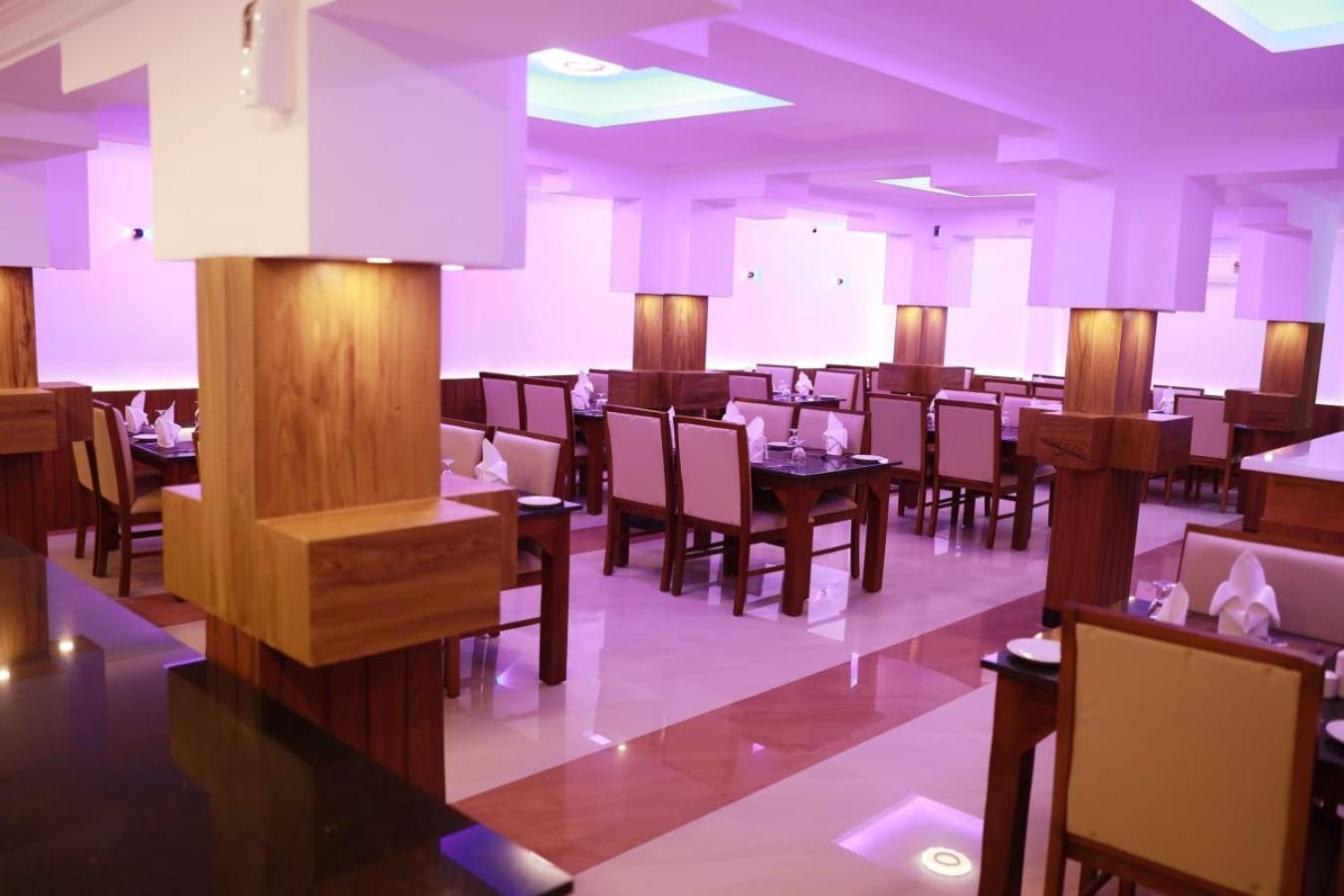 Pearl Residency Hotel Ayoor Exterior photo